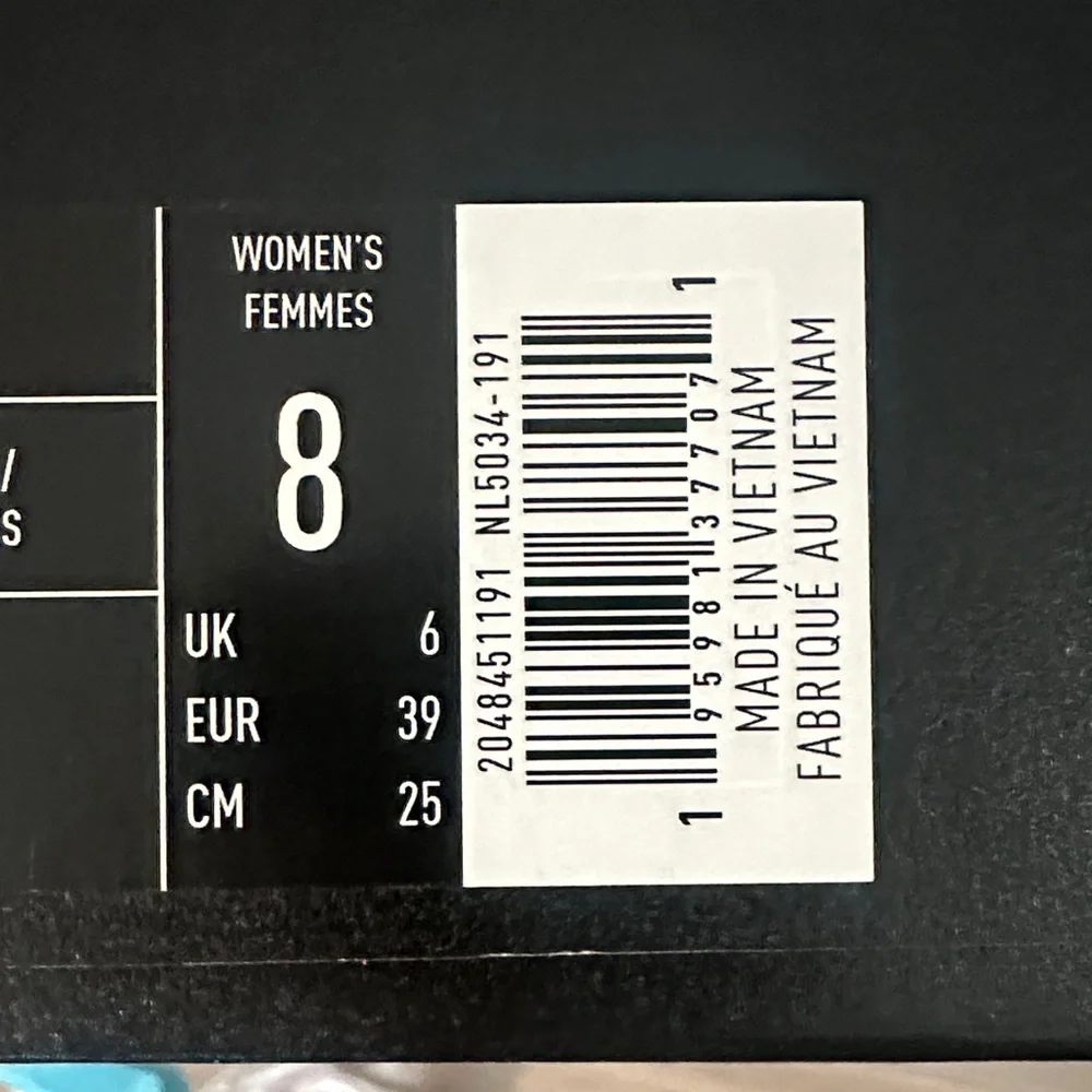 Sorel White & Black Chunky Boots - Picture 4 of 4